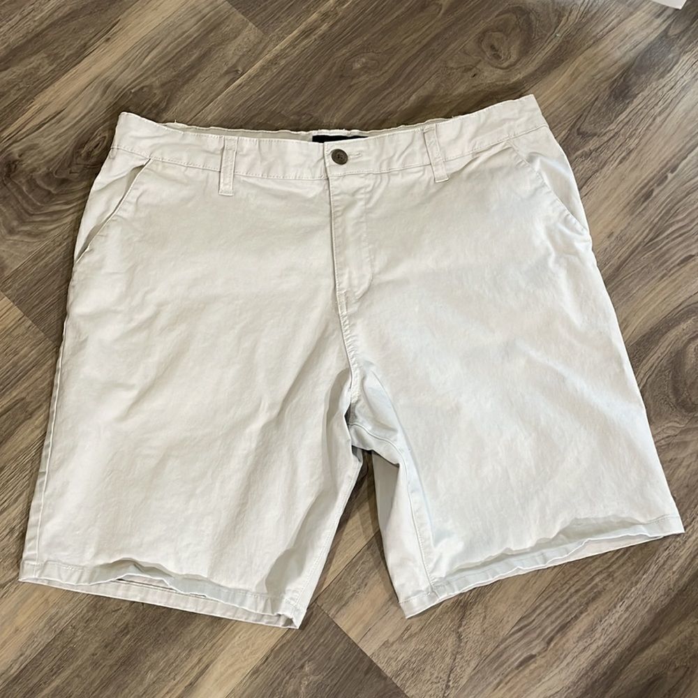 Men’s Light Khaki RSQ Chino Shorts
